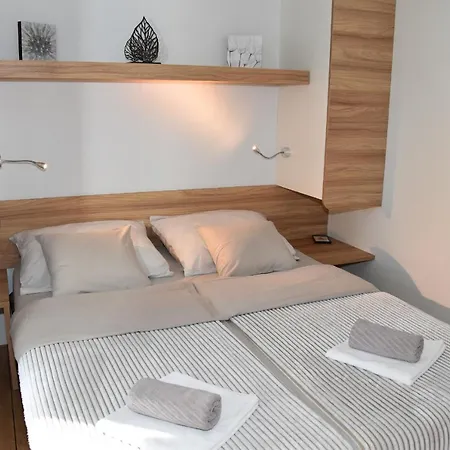 Mobile Starfish I Camp Biograd Camping 4*