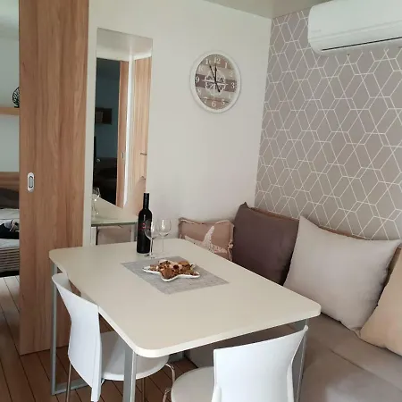 אתר קמפינג Mobile Starfish I Camp Biograd ביוגראד נה מורו