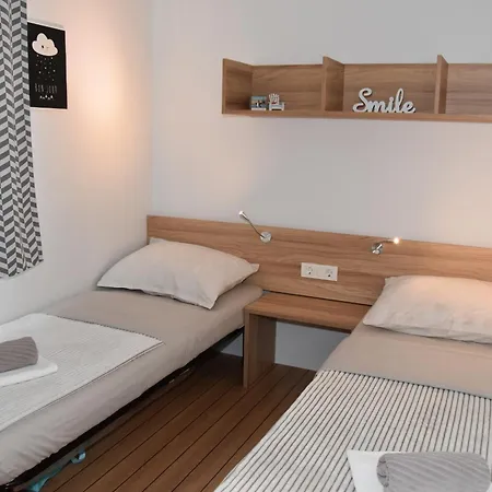 مكان تخييم Mobile Starfish I Camp Biograd