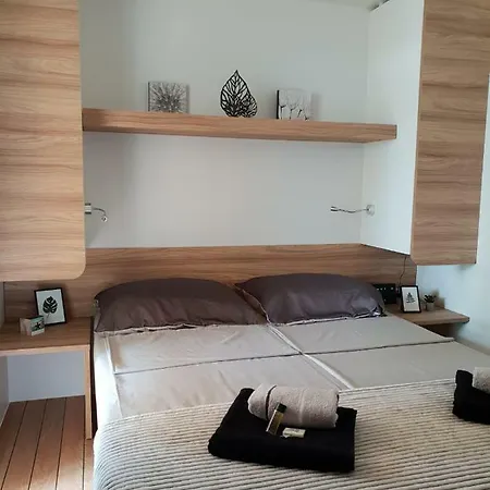 Mobile Starfish I Camp Biograd Campsite 4*