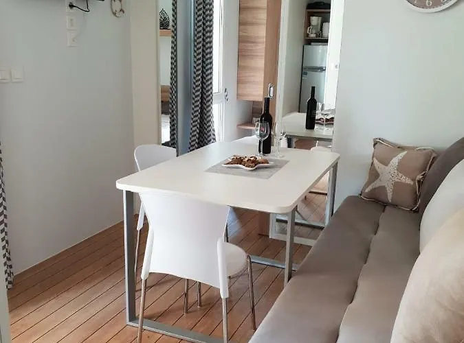 Kamp Mobile Starfish I Camp Biograd